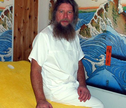 Bodo_Baginski_Massageliege Eliane Zimmermann AiDA Aromatherapy