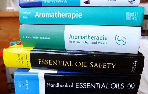1Fachbücher-Aromatherapie Schule für Aromatherapie Eliane Zimmermann